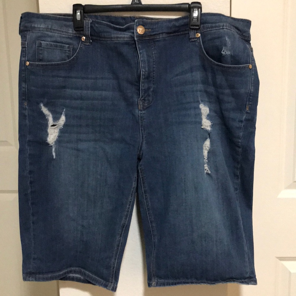Melissa McCarthy design long length shorts